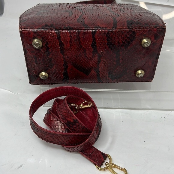 Structured Red Black Snakeskin Handbag Shoulder Bag - Picture 10 of 16